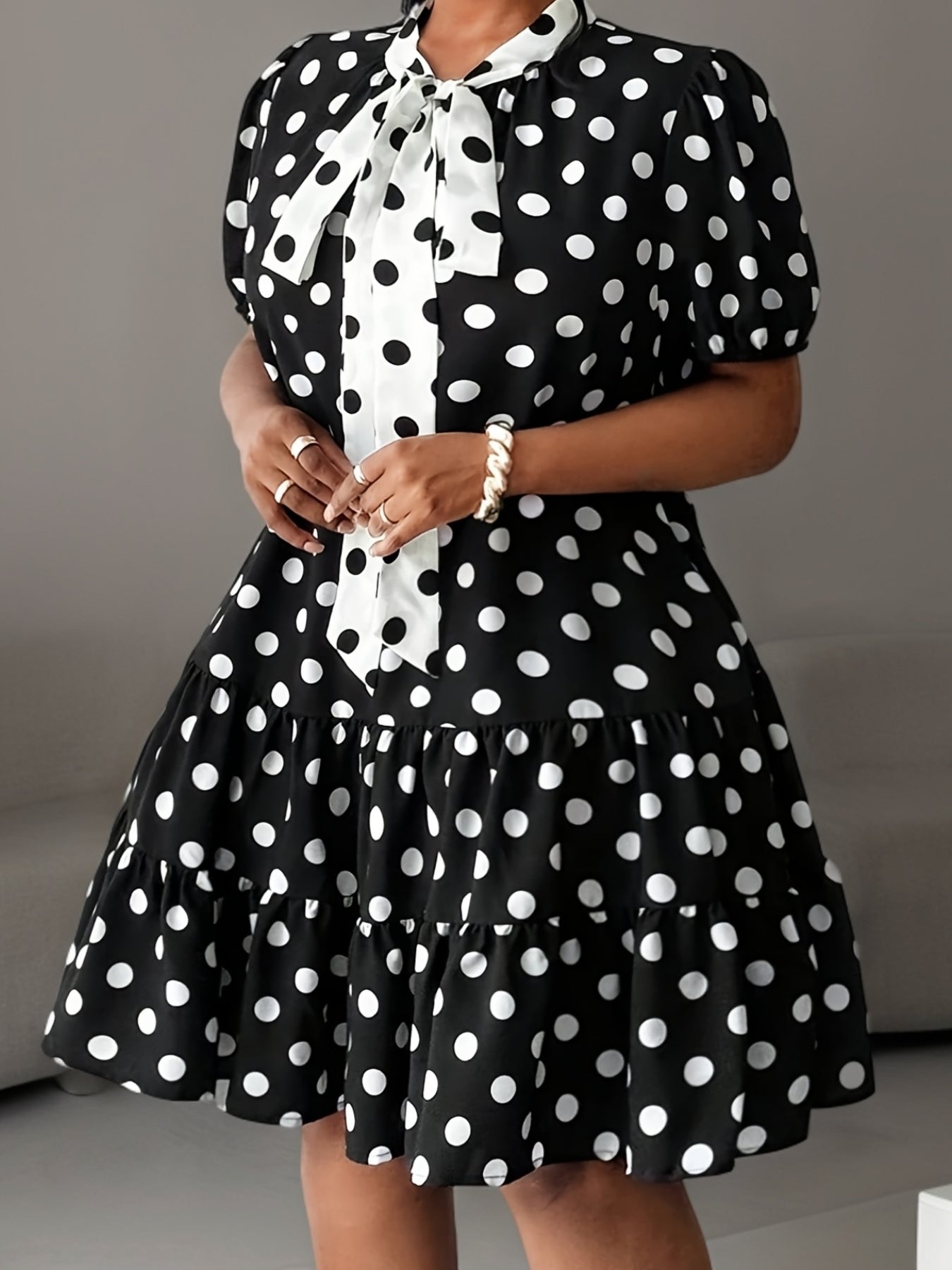 Robe A-Ligne Grande Taille – Pois Noir et Blanc, Jupe Évasée, Taille Ceinturée, Tissu Non Extensible, Idéale Bureau, Soirées et Mariages