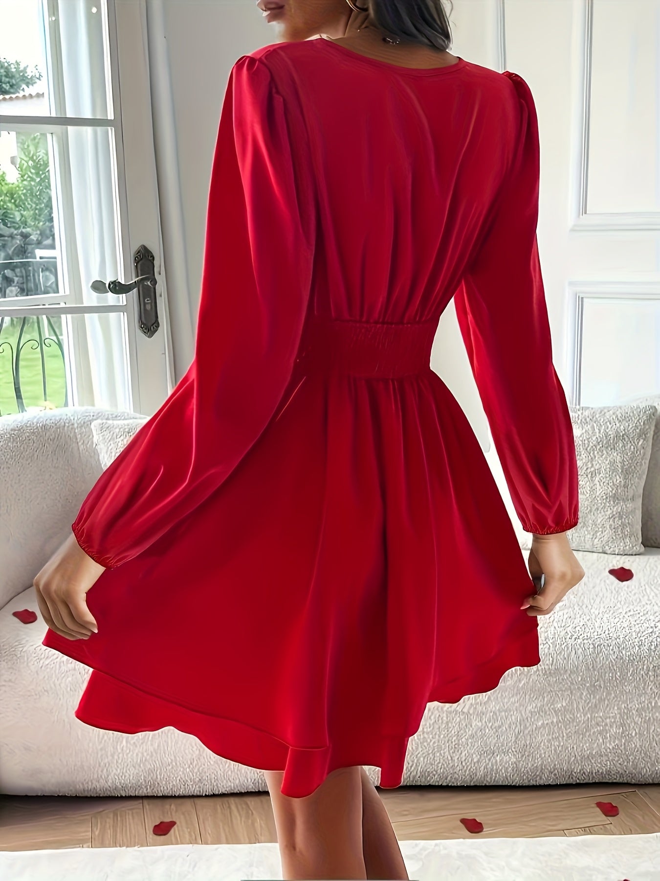 Robe élégante pour femme avec un décolleté fendu
