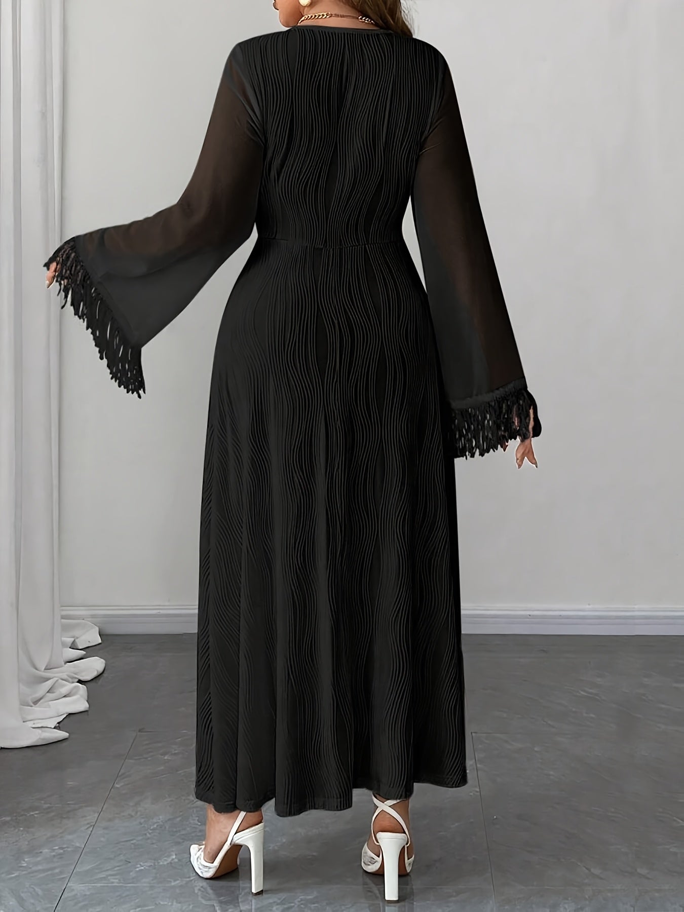 Robe élégante grande taille femme – manches longues en chiffon effet vague, avec franges
