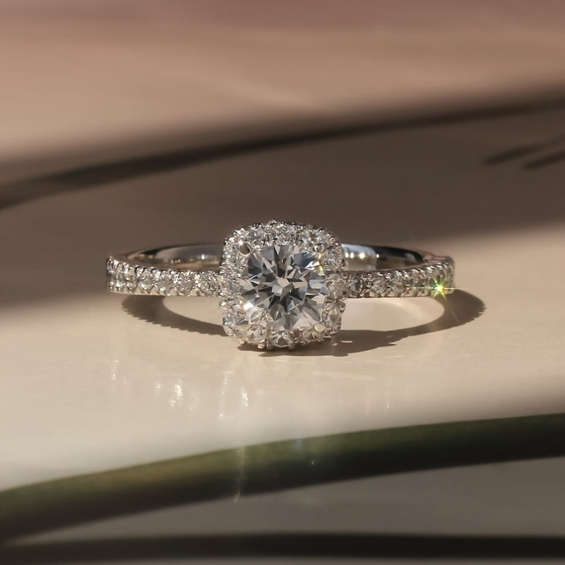 Bague de fiançailles solitaire en cuivre – pierre ronde unique, style scintillant luxe, halo en zirconia synthétique, bague promise pour femme, mariage ou soirée, pierre de naissance d’avril