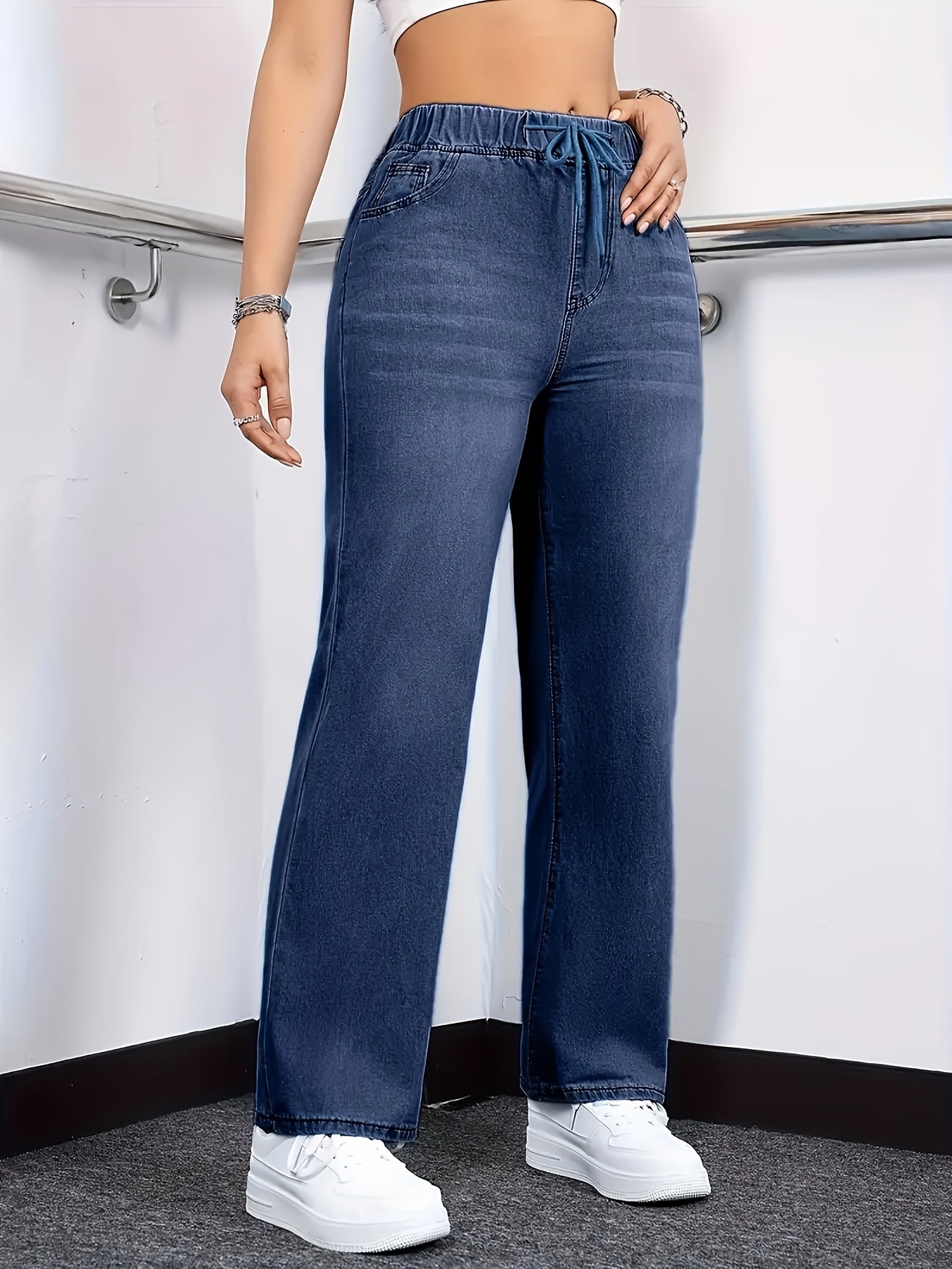 Jeans en denim extensible taille haute pour femmes - Jambe droite, fermeture par boutons, couleur unie élégante, confort toute saison, style décontracté