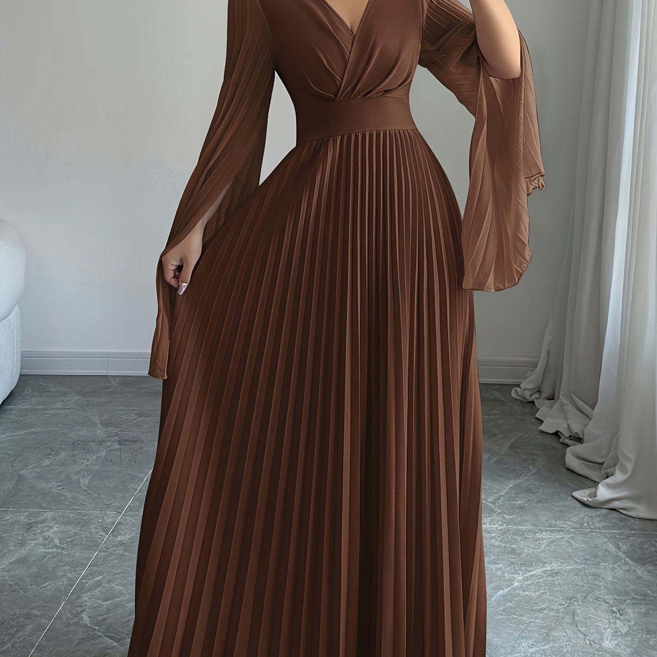 Elegant Long-Sleeve V-Neck Pleated Maxi Dress for Women, Perfect for Spring And Summer.
