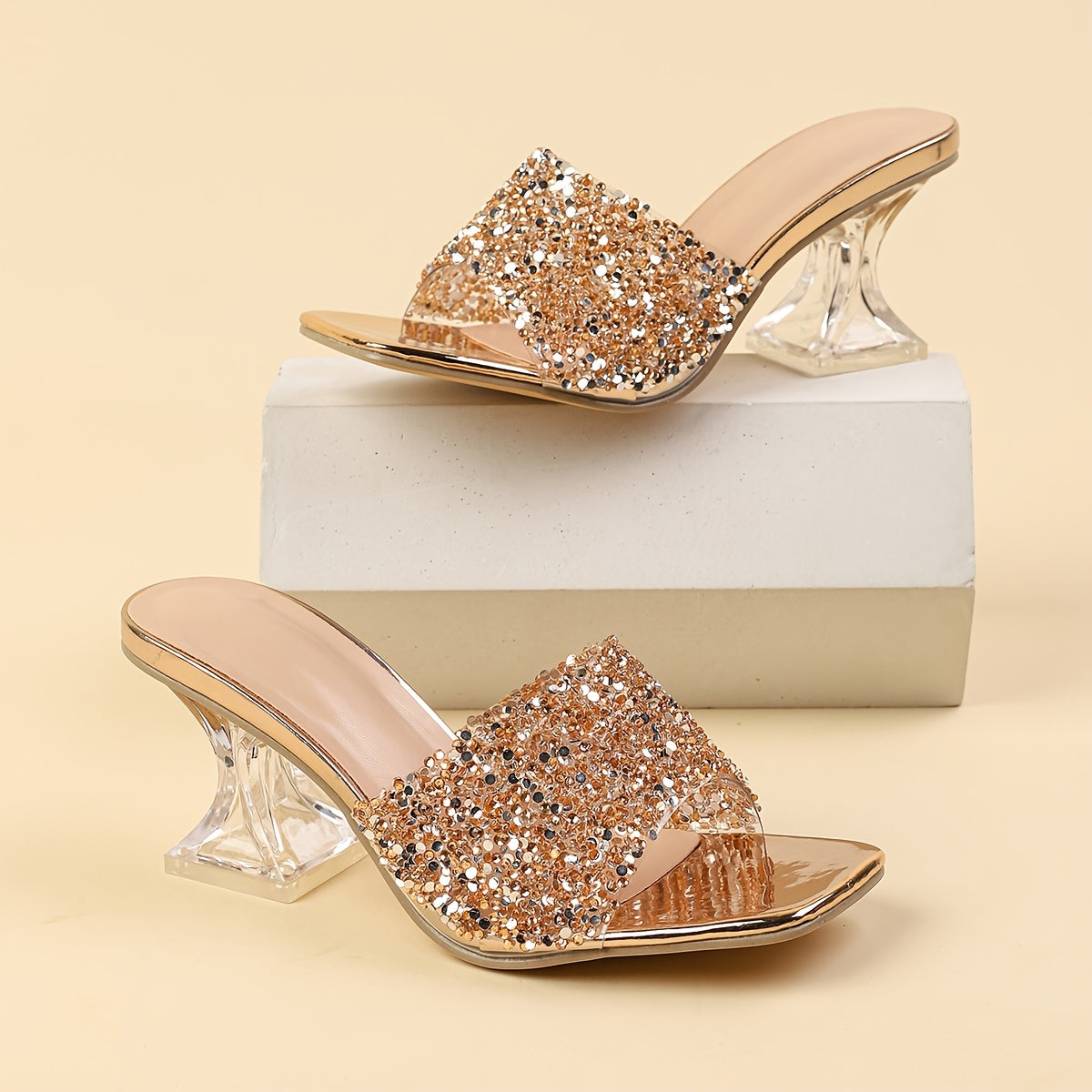 Sandales à Talons Hauts Transparentes pour Femme – Décorées de Strass en Forme de Pyramide, Parfaites pour Banquets Élégants, Mariages et Soirées – Stylées et Sexy