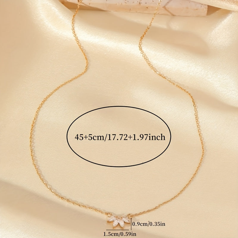 Collier minimaliste femme – pendentif feuille et pétale avec zirconia synthétique, chaîne délicate plaquée or KC, élégant et polyvalent pour usage quotidien et soirées, accessoire de mode toute l’année, fabrication raffinée
