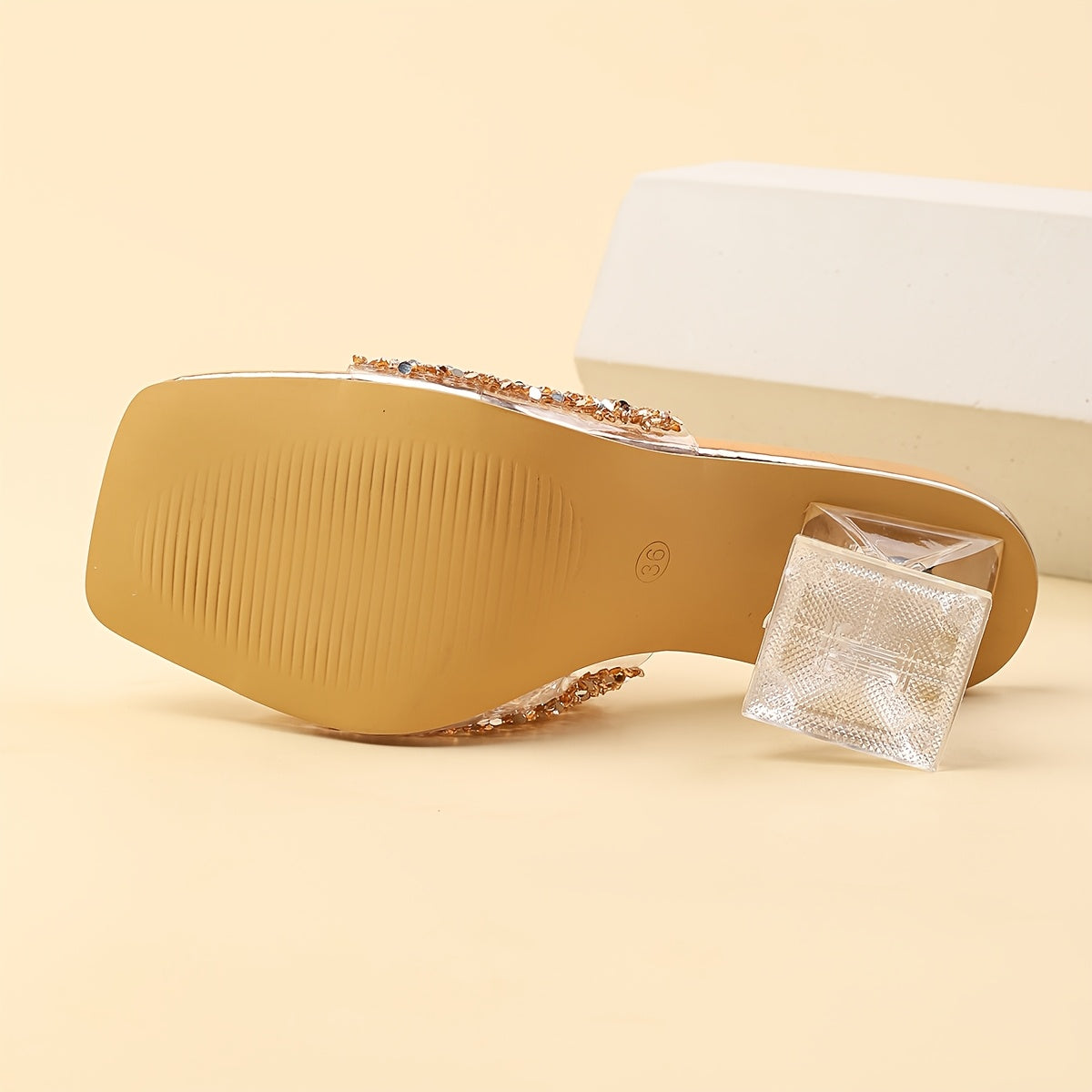 Sandales à Talons Hauts Transparentes pour Femme – Décorées de Strass en Forme de Pyramide, Parfaites pour Banquets Élégants, Mariages et Soirées – Stylées et Sexy