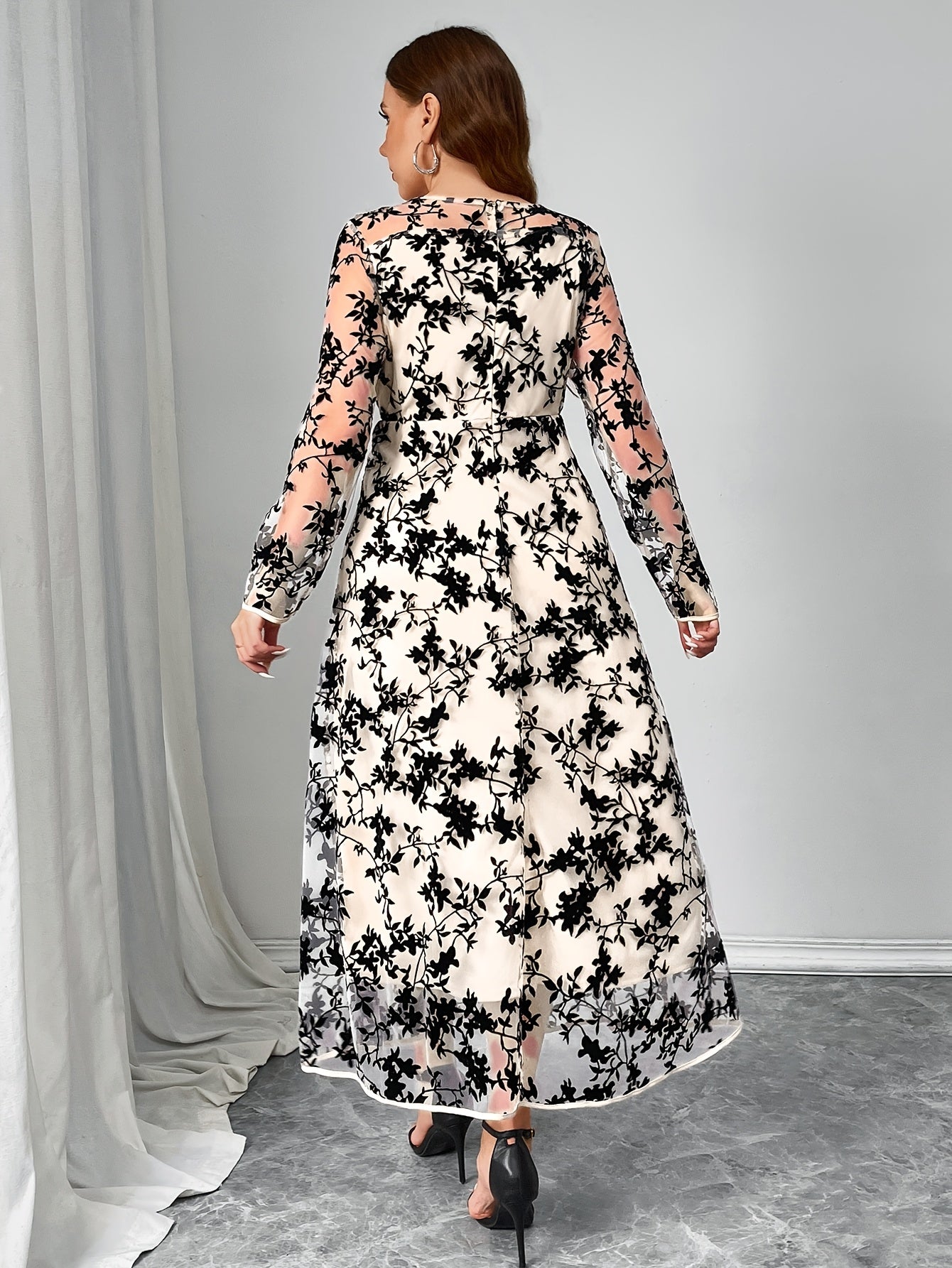 Elegant Plus Size Floral Print Long Sleeve Dress with Netted Hem - Flared Umbrella Skirt, Fitted Top & Flared Hem, All-Season Versatile for Casual & Formal Occasions