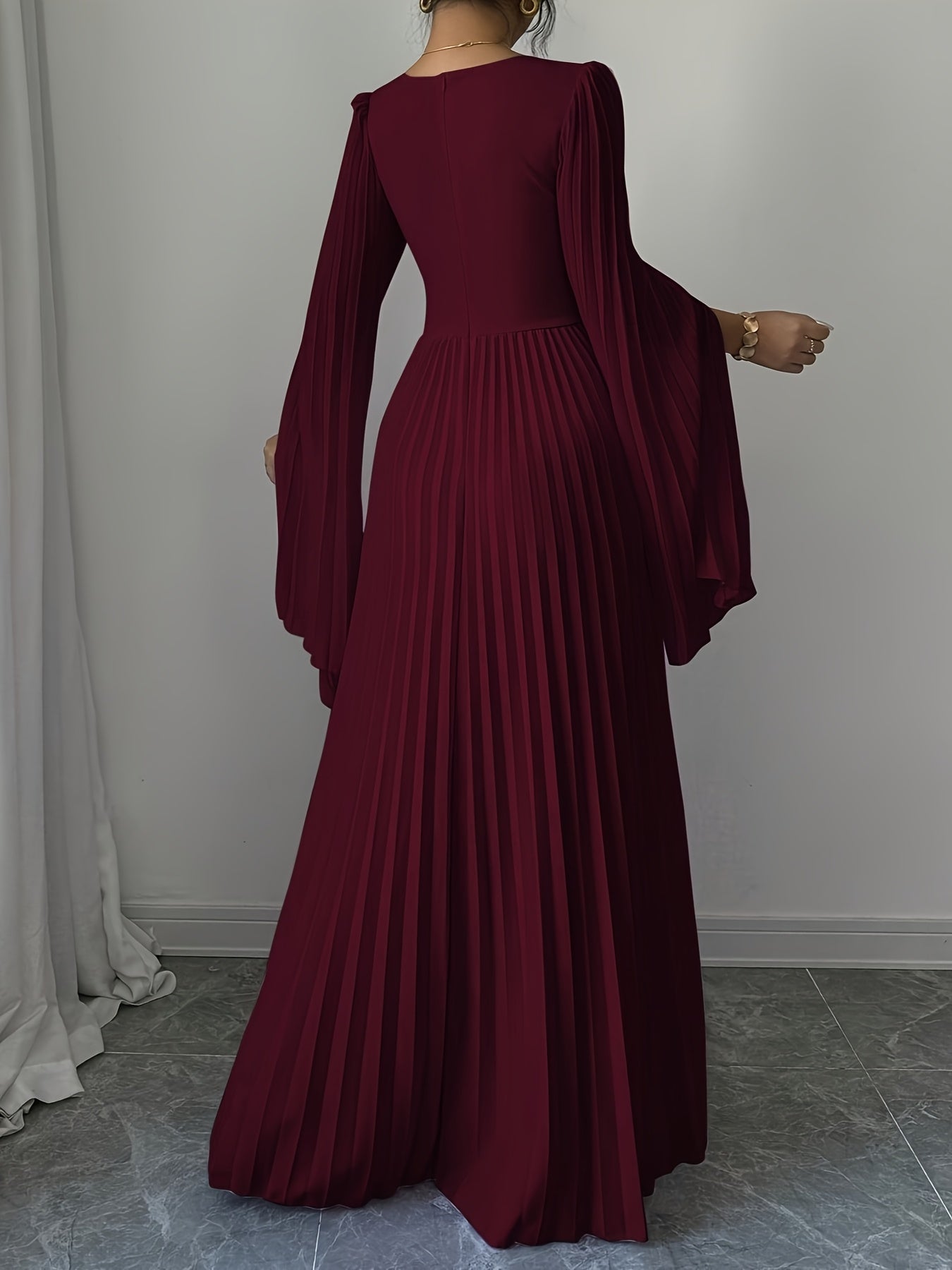 Elegant And Romantic Long Dress for Women with a V-Neck And Pleated Open Sleeves, Perfect for Parties, Gatherings, And Casual Occasions. This Solid Color, Waist-Cinching, Pleated Skirt Is a Fashionable And Versatile Choice fo