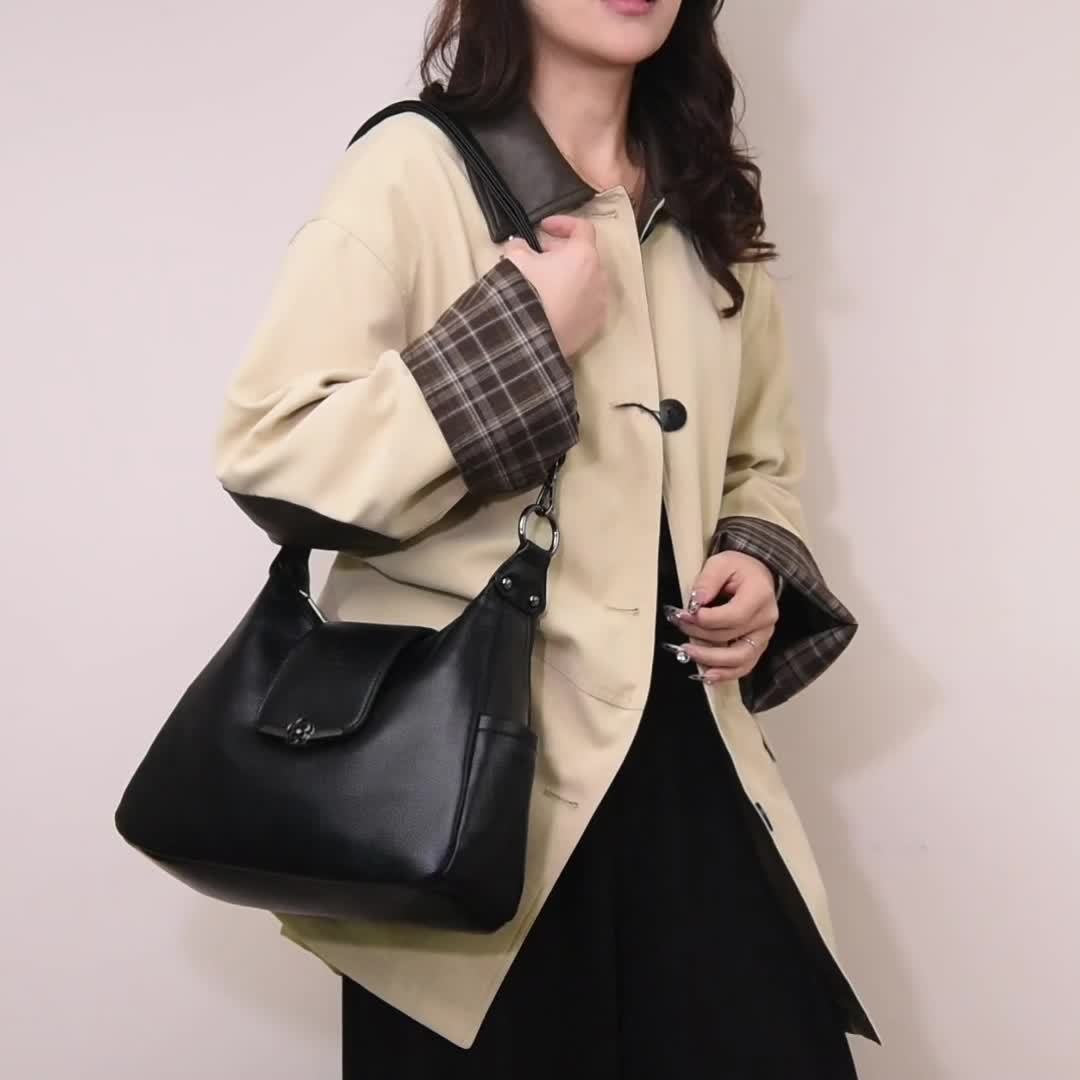 Sac à main européen/américain élégant pour femmes – couleur unie, bandoulière amovible, fermeture zippée, doublure polyester, détails peints, disponible en bordeaux et gris clair