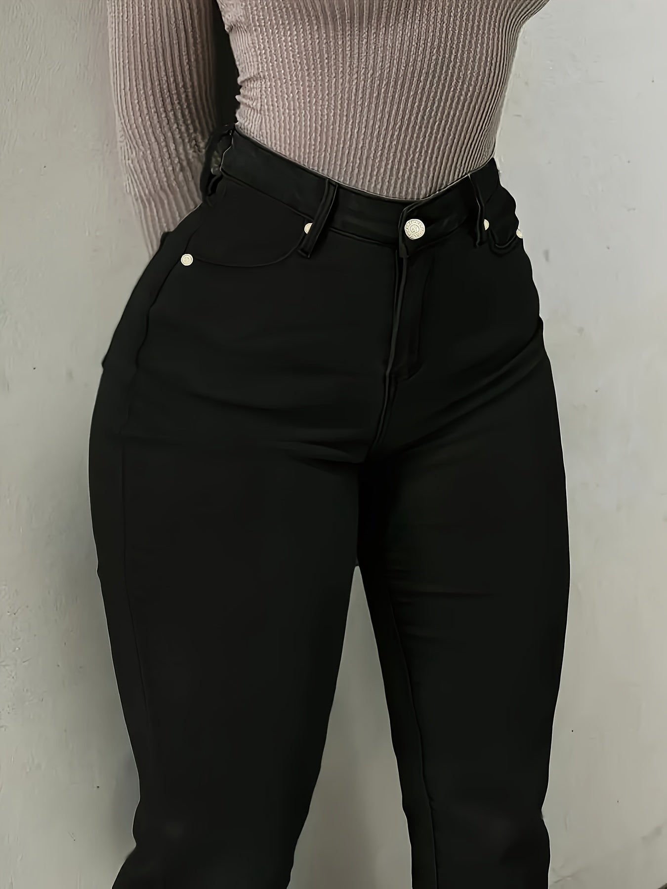 Jean Femme Grande Taille Noir Élégant – Taille Haute, Tissu Extensible, Fermeture Avant à Boutons, Confort Toutes Saisons, Style Décontracté, Coupe Évasée