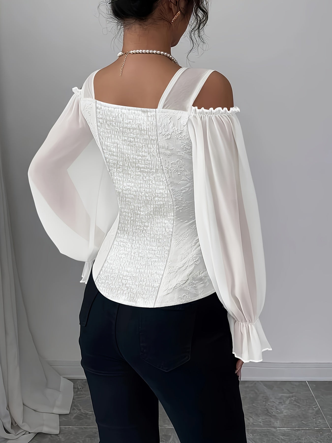 Blouse grande taille élégante pour femmes – Col carré épaules dénudées, manches longues, imprimé floral, ourlet asymétrique, coupe slim, blanche, toutes saisons, lavable en machine, casual et habillé