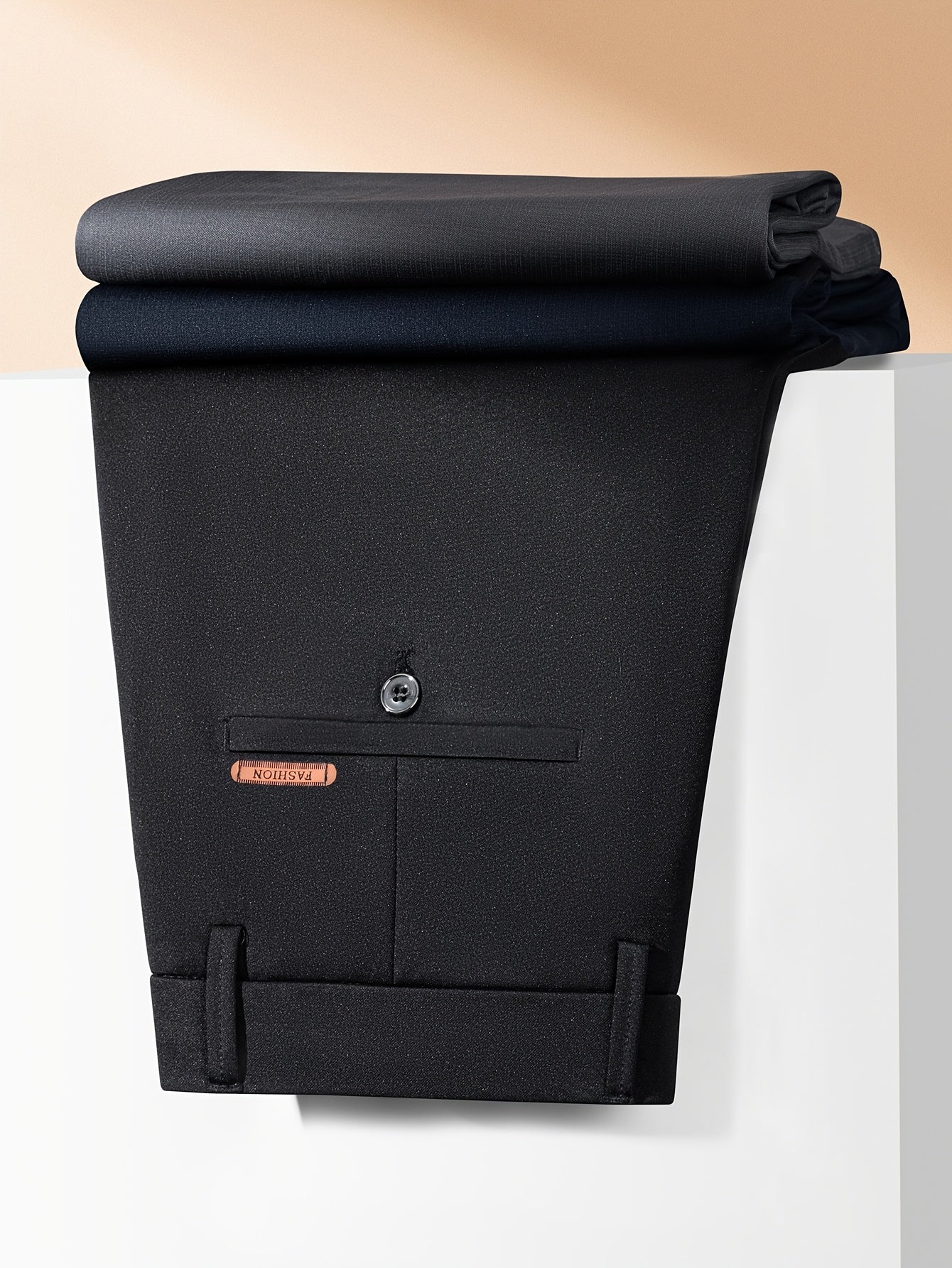 Pantalon habillé slim pour homme – coupe droite mi-haute, tissu stretch, fermeture à boutons, idéal printemps/automne, style business ou décontracté, texture lisse et élégante