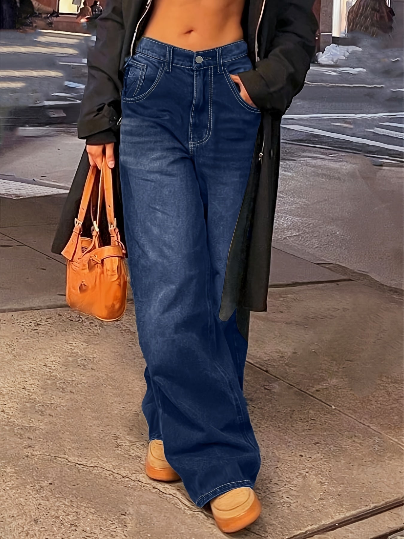 Jean Femme Coupe Droite et Ample - Pantalon Large Bleu Classique sans Élasthanne avec Passants de Ceinture, Ourlets Effilochés et Poches, Idéal pour Toutes Saisons, Tenues Décontractées ou Habillées (Lavage en Machine)