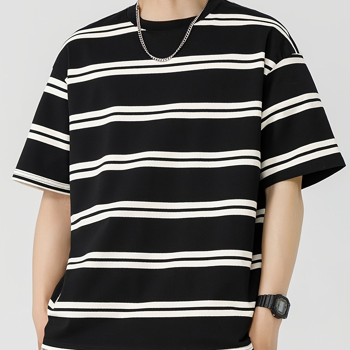 Men'S Summer Striped Short-Sleeve T-Shirt for Trendy Youth with Horizontal Stripes And a Round Neck.