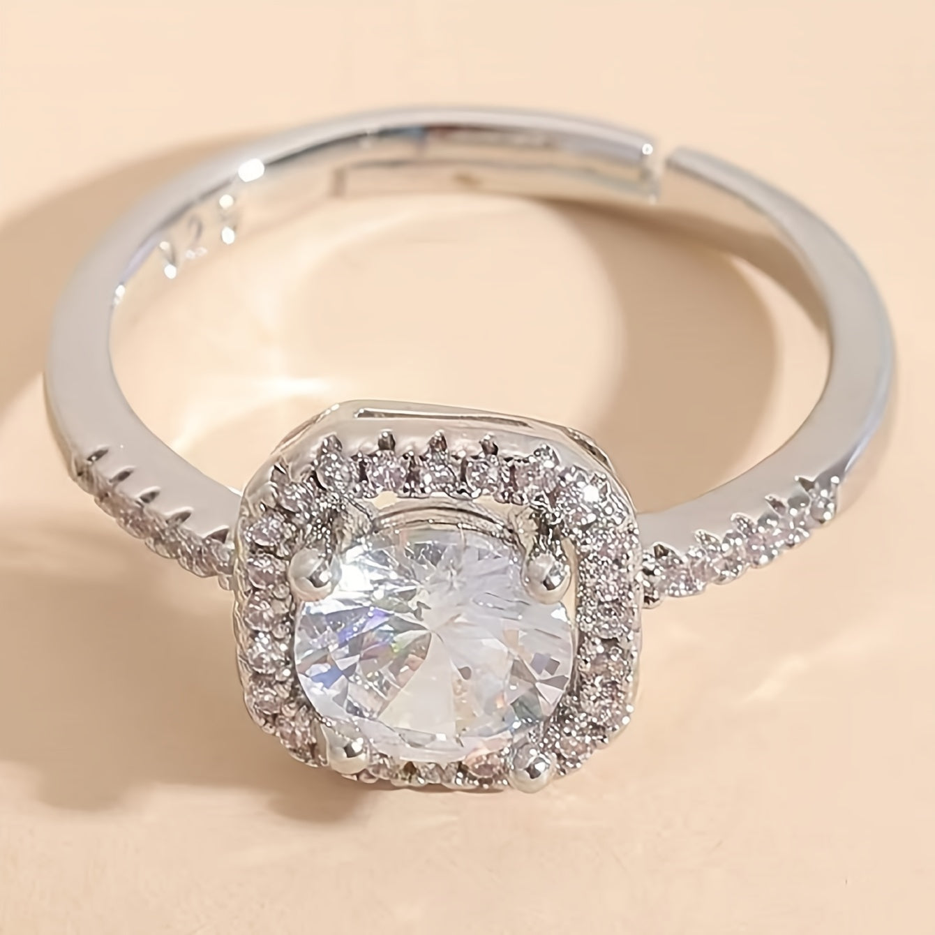 A Square-cut Copper Open Ring with Micro-set Synthetic Synthetic Zirconia, Suitable for Women's Daily Wear