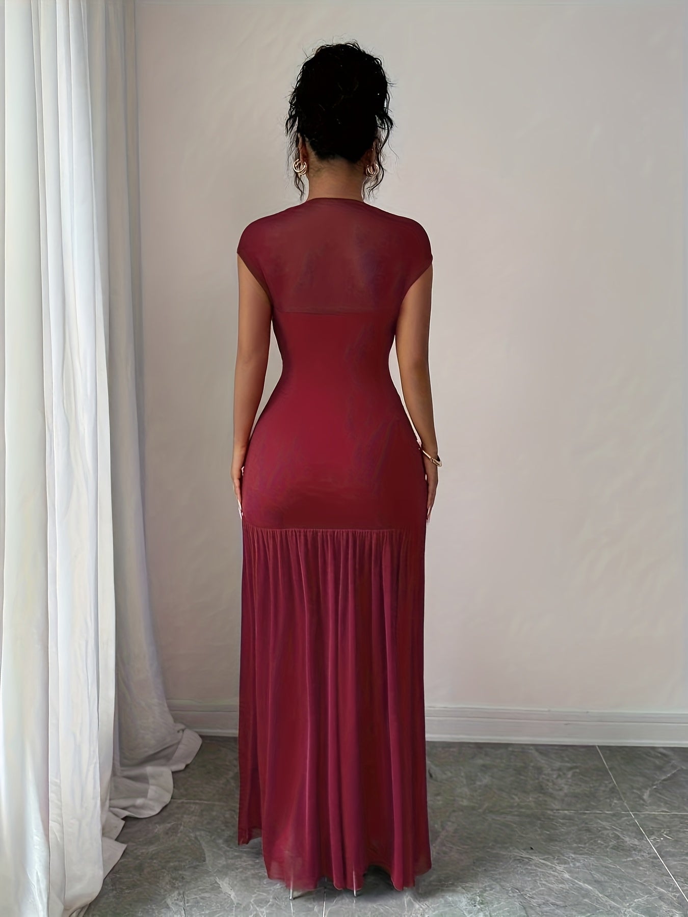 Robe Femme Élégante Rouge Longue au Sol — Col Bateau, Coupe Sirène/Trumpet, Col Smock et Taille Cintrée, Tissu Extensible, Couleur Unie, Idéale pour Soirées, Mariages et Cérémonies