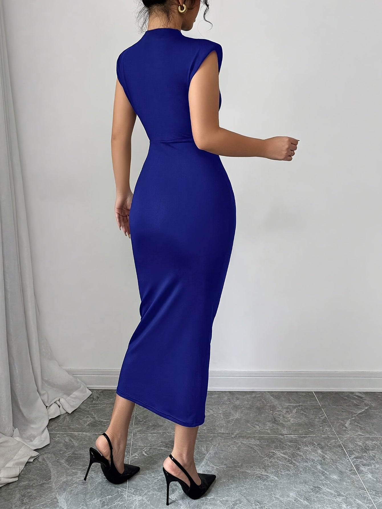 Robe Femme Bleu Royal Bodycon — Tenue Formelle et Décontractée pour Soirées, Bureau ou Rendez-vous, Coupe Flatteuse avec Texture Lisse Élégante, Tissu Plissé, Silhouette Élancée