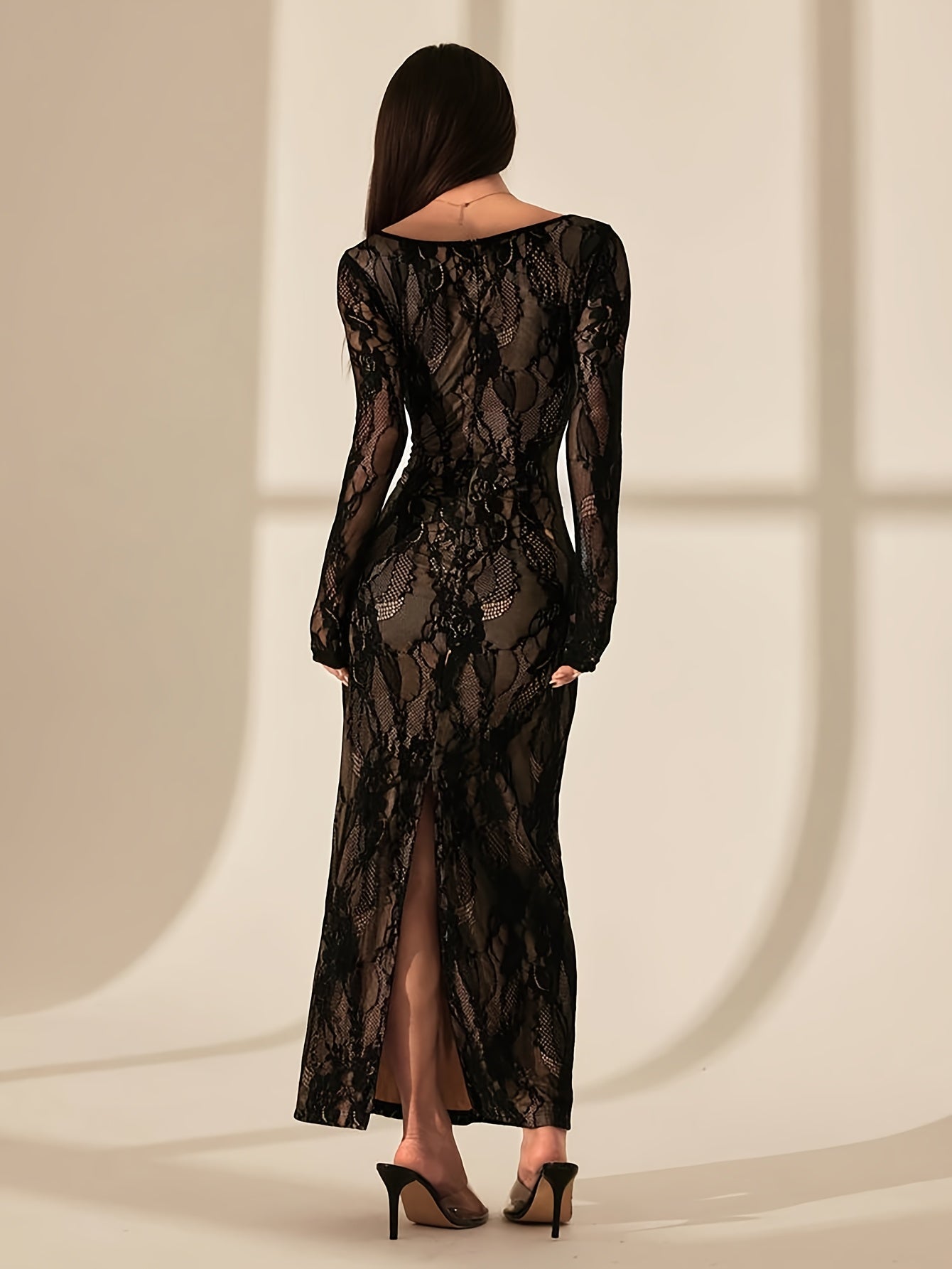 Robe noire d’automne pour femme, col en V, détails en dentelle contrastante, idéale pour soirées et fêtes