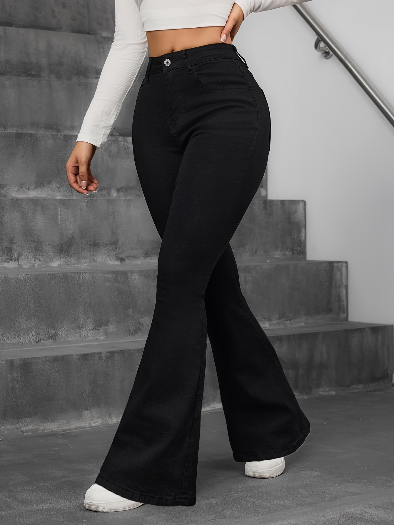 Jean évasé taille haute pour femmes – Slim fit, fermeture bouton, longue, noir, style casual, toutes saisons