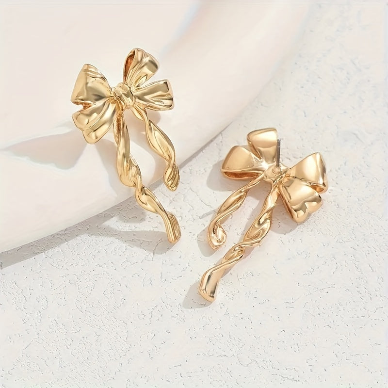 Paire de boucles d’oreilles bohèmes élégantes pour femme – nœud doré avec chaîne délicate, plaqué or KC, bijoux fins pour usage quotidien, soirées et vacances, cadeau polyvalent toute l’année pour Thanksgiving ou anniversaire
