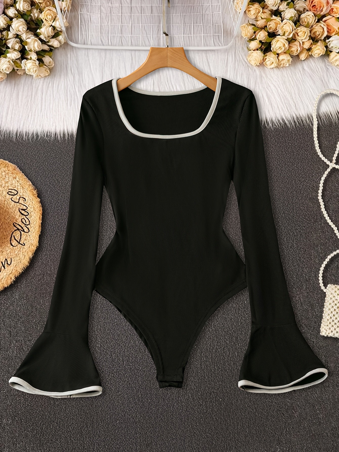 Top élégant femme – manches cloche, encolure bateau, noir uni, extensible, lavable en machine et nettoyage à sec, polyvalent toute saison, style casual chic, buste froncé, coupe confortable