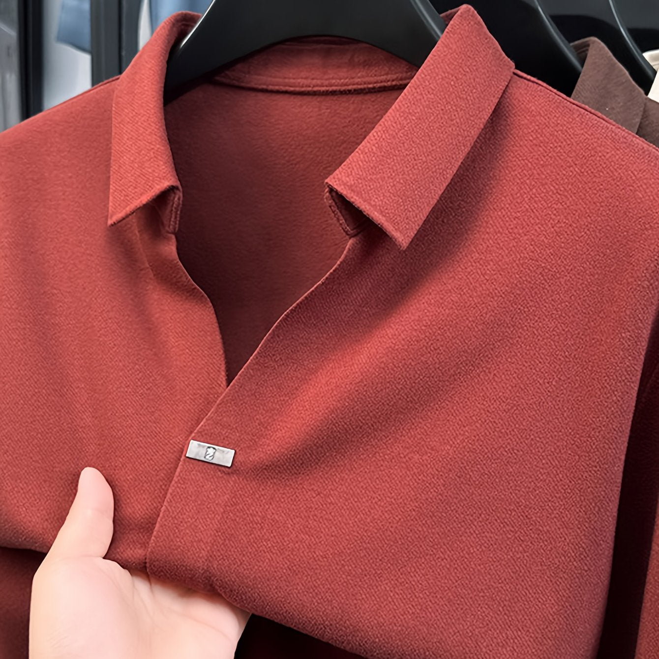 This Autumn'S Trendy Men'S Long-Sleeve Polo Shirt Is Soft, Skin-Friendly, And Resistant to Deformation, Featuring an Attractive Appearance That Looks Stylish And Casual, Making It The Perfect Choice for a Sophisticated Men'S