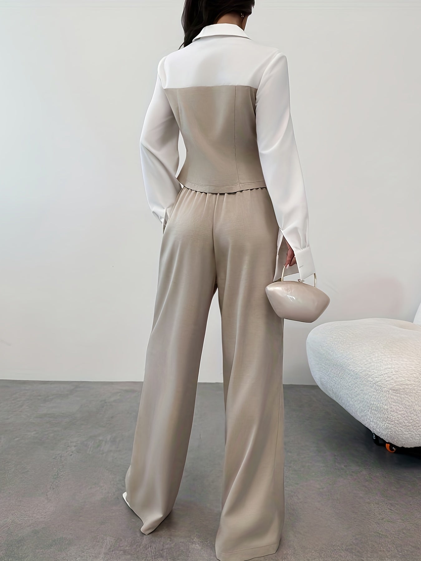 Ensemble deux pièces décontracté et élégant, composé d'une chemise patchwork et d'un pantalon droit ample
