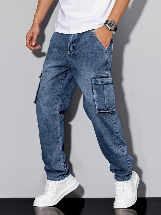 Jean de travail robuste pour homme – denim usé, coupe large et décontractée, jambe droite légèrement fuselée, multi-poches, fermeture à boutons sans ceinture, boucle ceinture, bleu clair, idéal usage quotidien et semi-formel toutes saisons