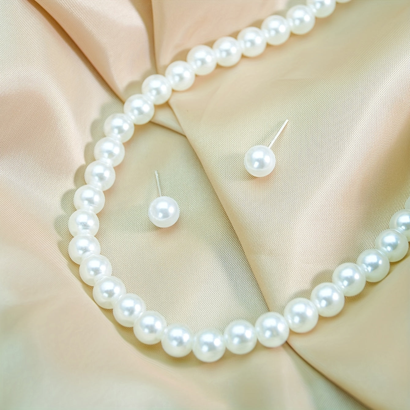 Lot de 3 Bijoux Femme Élégants – Collier et Boucles d’Oreilles Perles Imitation, Collier Multi-Rangs Ajustable, Perles Blanches, Style Minimaliste, Idéal Mariage, Soirée ou Quotidien, Cadeau Parfait pour Femme ou Petite Amie