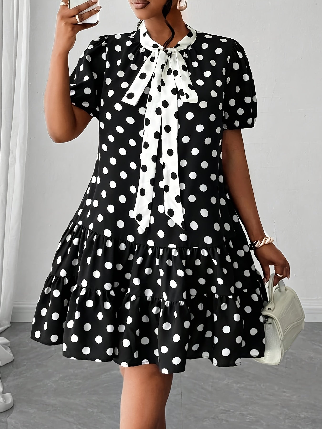 Robe A-Ligne Grande Taille – Pois Noir et Blanc, Jupe Évasée, Taille Ceinturée, Tissu Non Extensible, Idéale Bureau, Soirées et Mariages