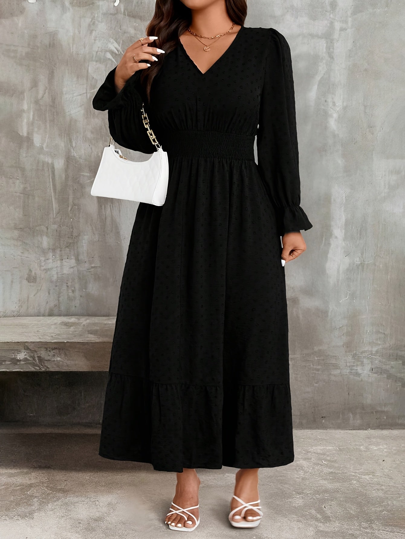 Robe maxi élégante grande taille femme – col en V, manches longues, coupe A-line, noire, longue pour occasions formelles et semi-formelles, col style poinsettia, tenue invitée mariage hiver, non lavable en machine, sans rembourrage poitrine
