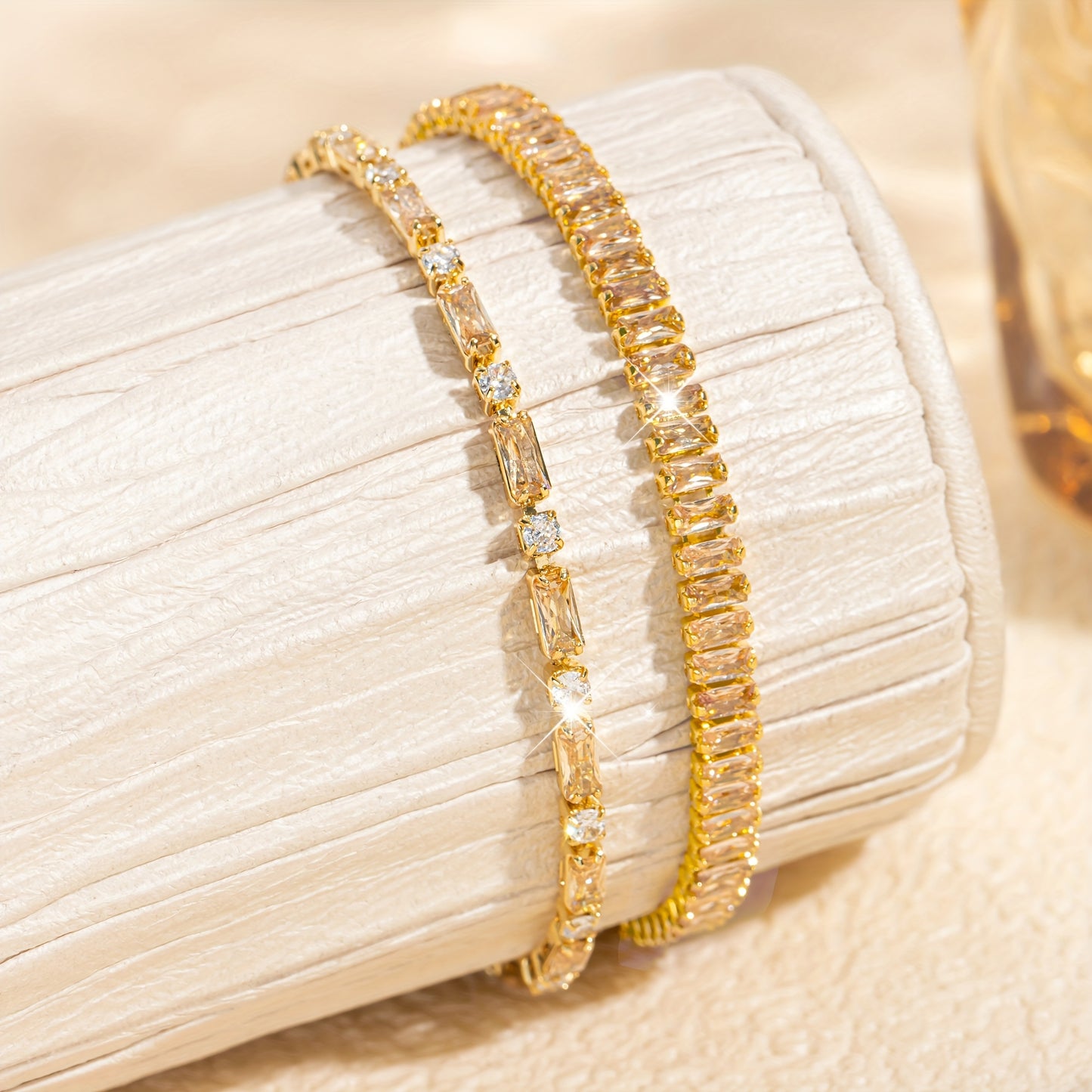 Lot de 2 Bracelets Tennis Femme – Style Élégant et Sexy, Alliage de Cuivre Plaqué Or 18K, Hypoallergénique et Anti-Oxydation, Design Unisexe, Zirconium Synthétique Rectangulaire 3A Effet Champagne, Bijoux Raffinés