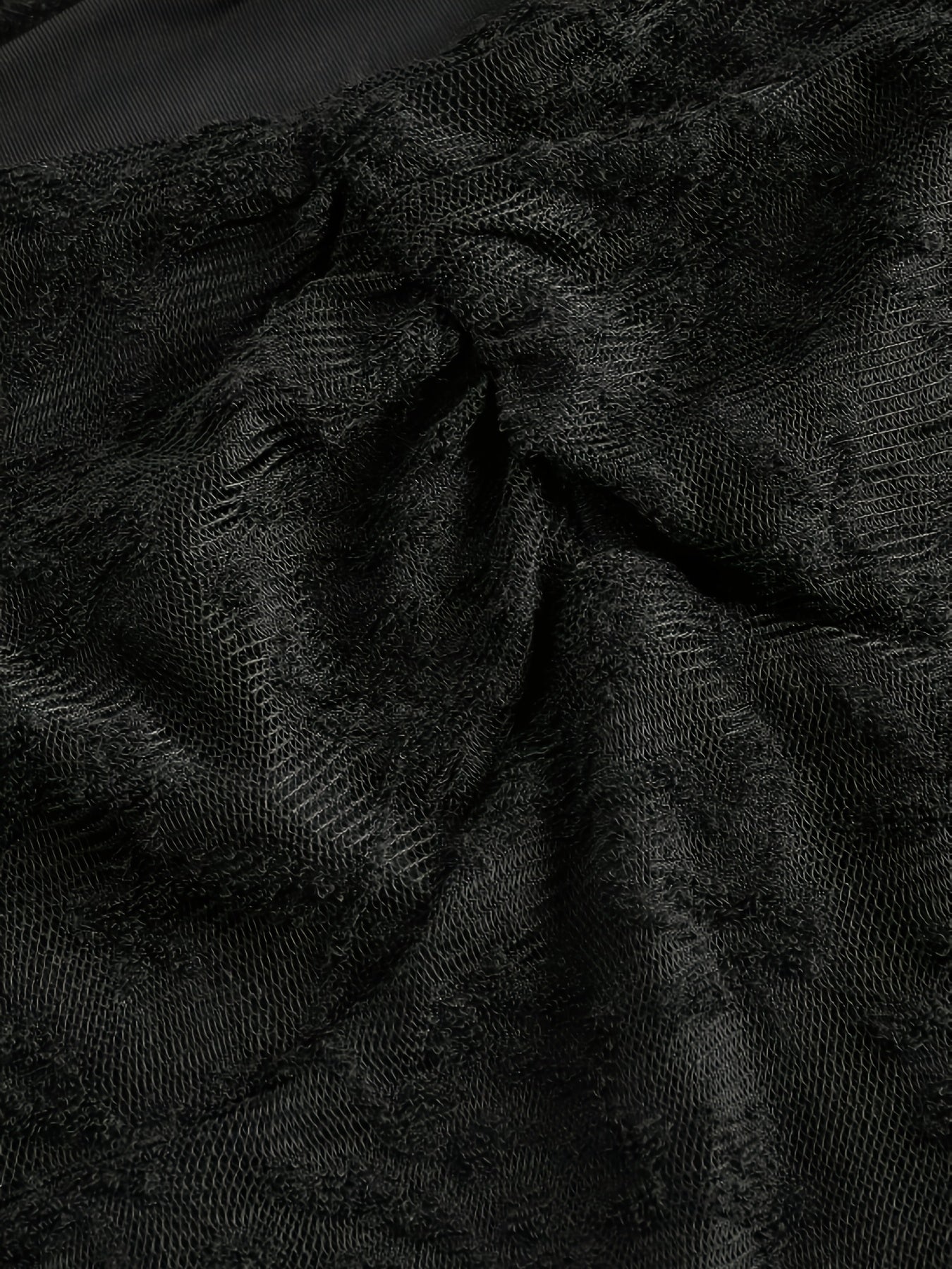 Robe courte tricotée style gothique à manches évasées