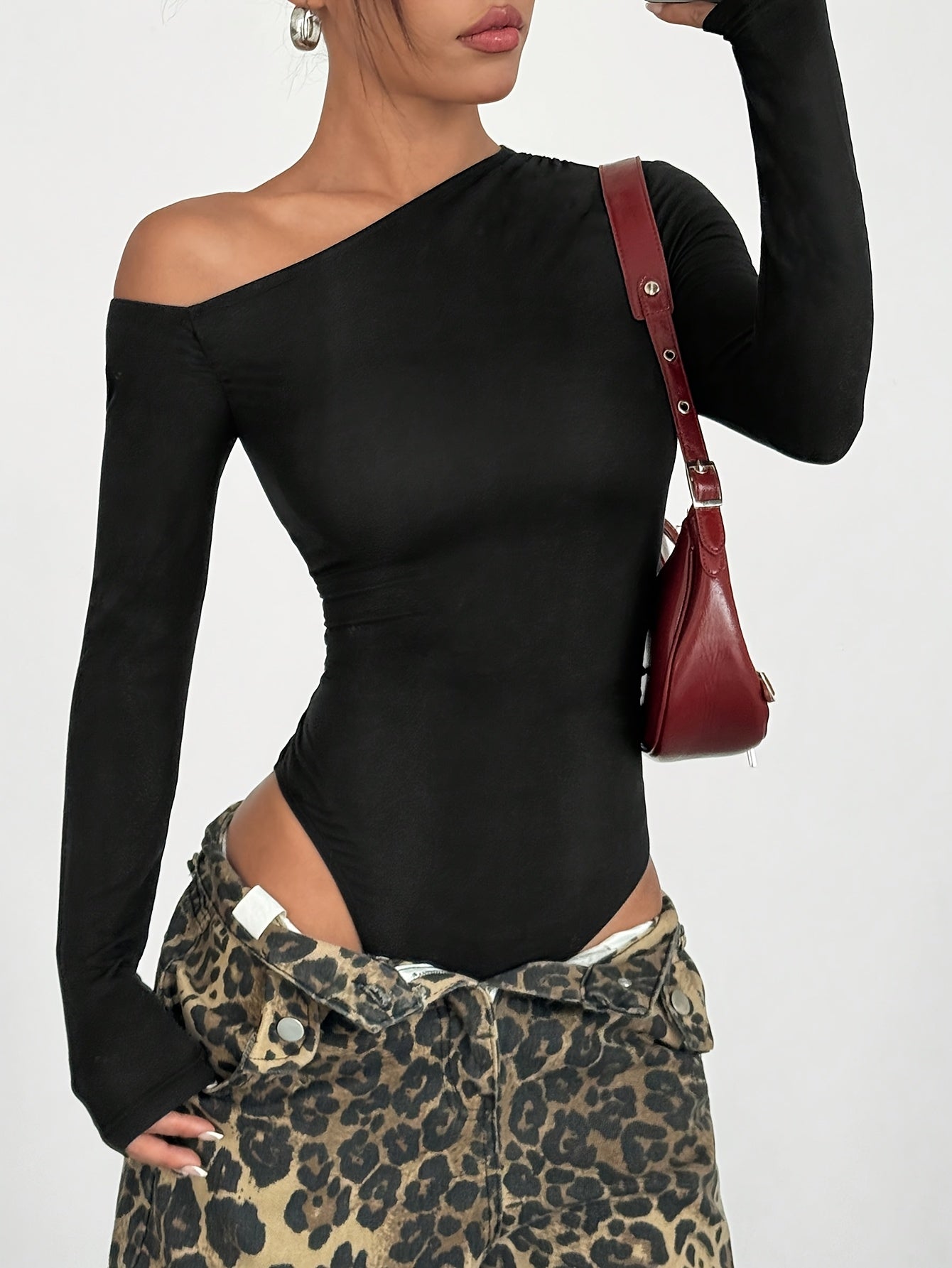 Body femme à manche longue, couleur unie, épaules dénudées, style simple et décontracté, coupe confortable et respirante, idéal pour un look quotidien d’automne