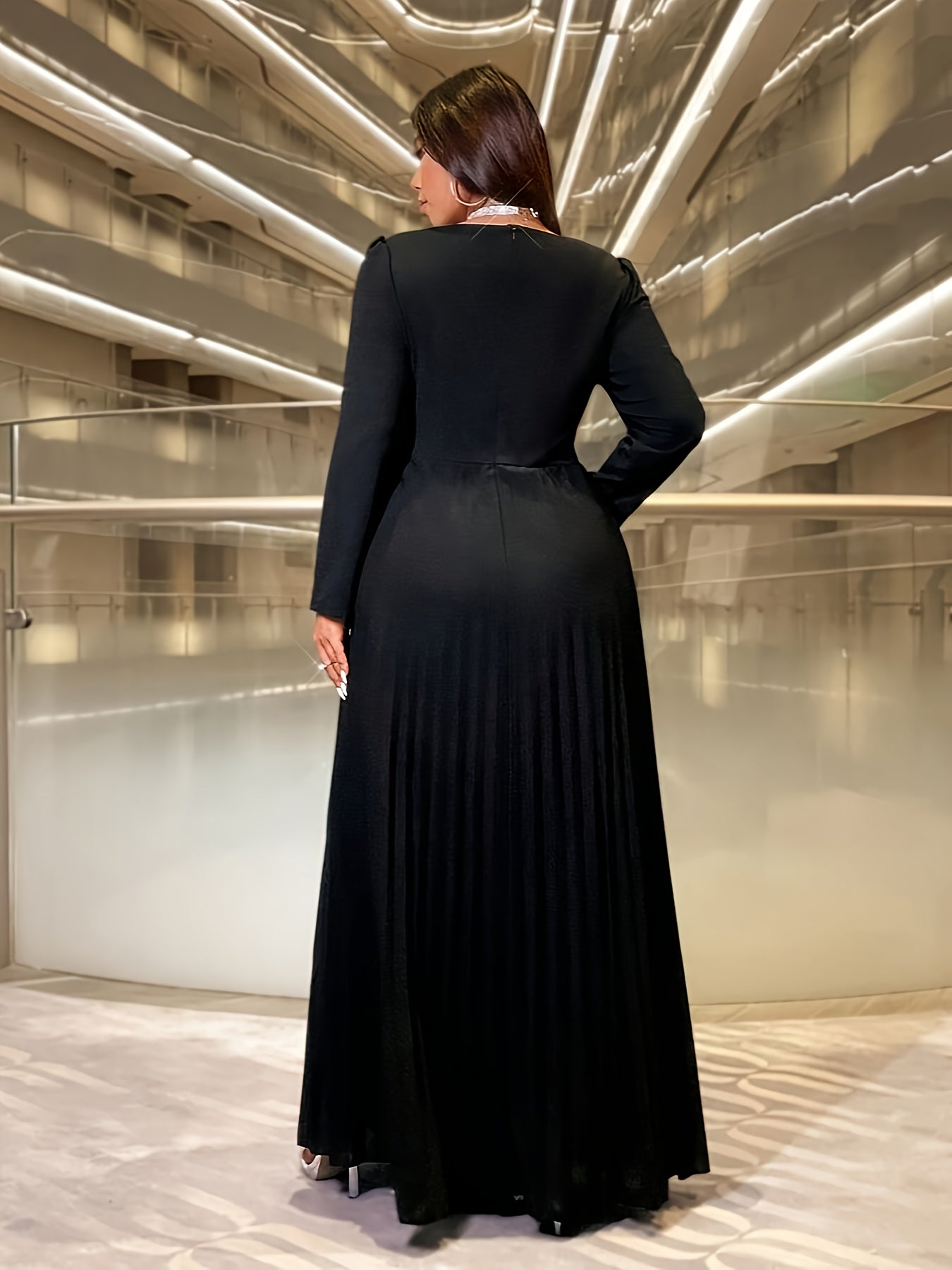 Plus Size - Elegant Long-Sleeved Summer Maxi Dress with Pleated Hem, Perfect for Parties, Dinners, And Weddings.