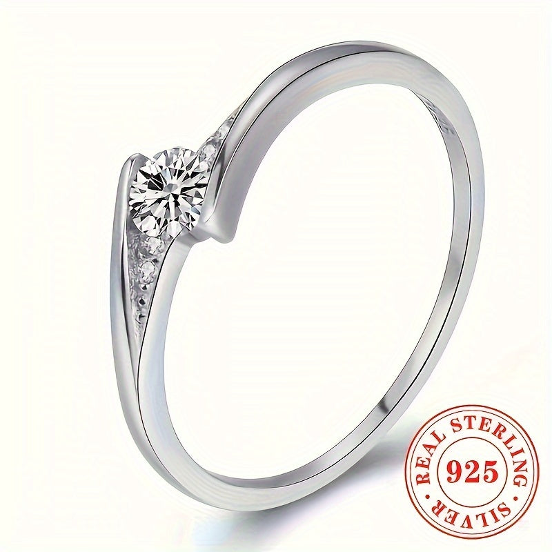 Bague de fiançailles élégante en argent S925 plaqué or 18K – design simple et luxueux avec pierre ronde synthétique, idéale pour les mariages et banquets, bijou raffiné pour femme
