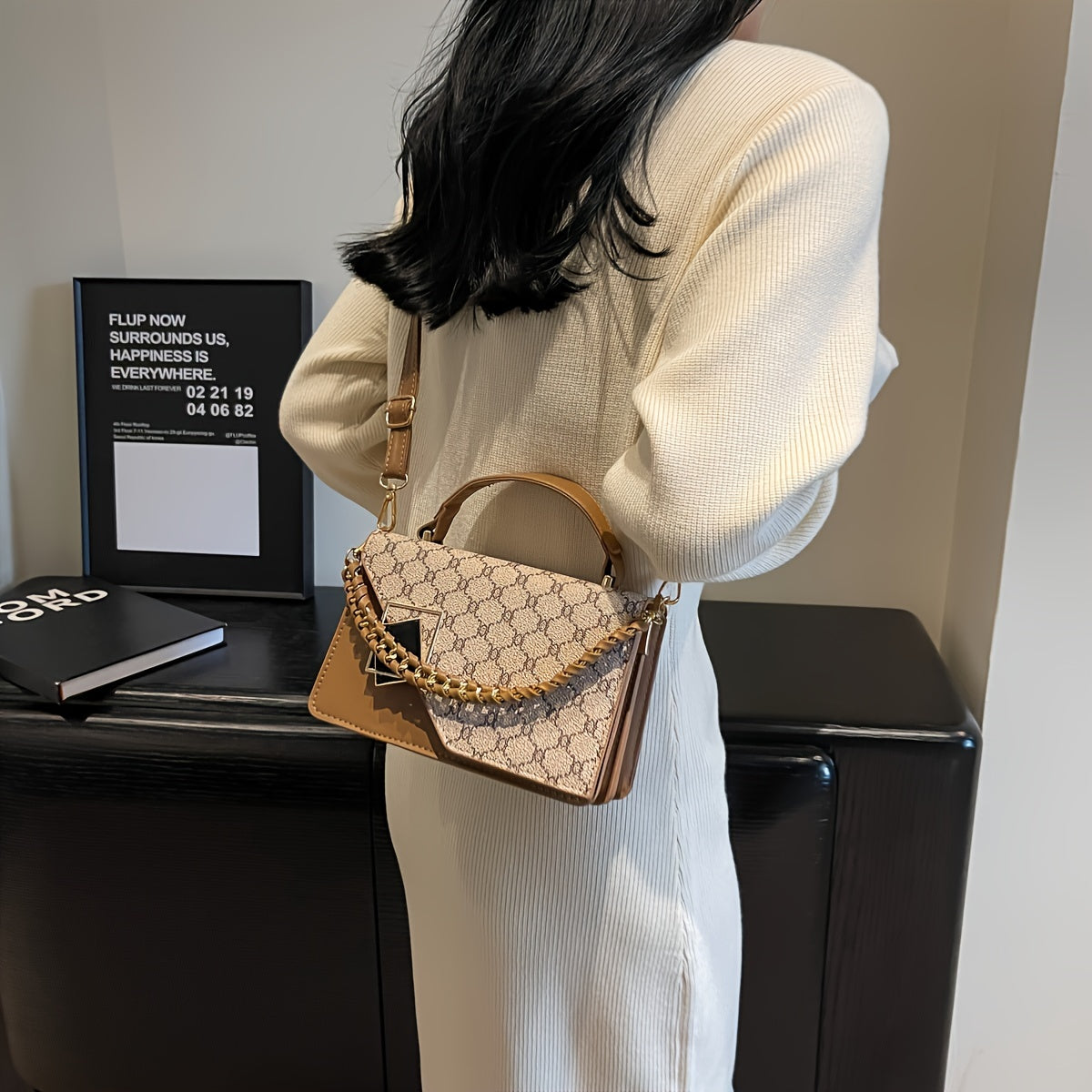 Petit sac carré– bandoulière réglable, fermeture éclair, polyvalent