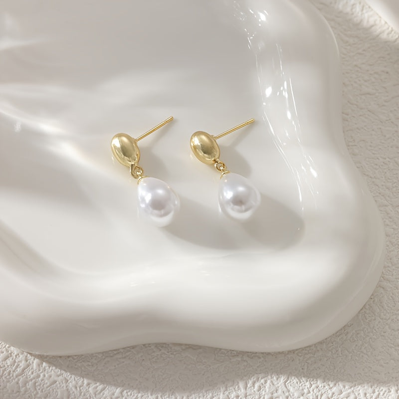 Boucles d’Oreilles Femme Élégantes – Minimalistes et Délicates, Créoles Pendantes Plaqué Or KC avec Grande Perle Imitation Blanche, Bijoux Polyvalents pour Quotidien et Soirées, Accessoire Intemporel Toute l’Année