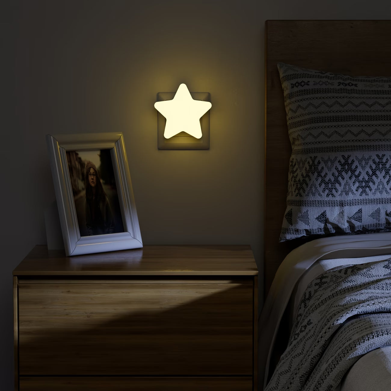 Smart LED Night Light with Auto Sensor – Warm White Plug-In Night Light (EU Plug)