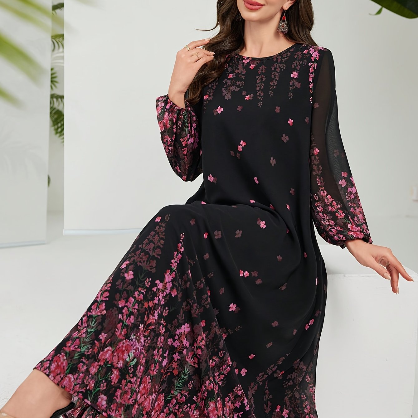 Robe Longue Grande Taille Élégante – Noir avec Imprimé Floral Rose, Coupe A-Ligne Flowy, Idéale Soirées, Bureau et Tenues Décontractées, Lavable en Machine