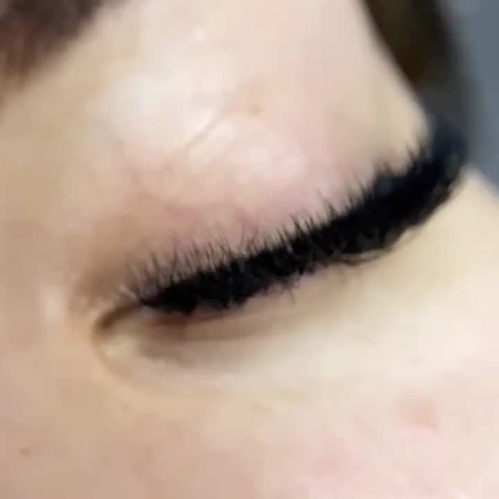 Set de Cils Postiches Fluffy – 240/640 pcs, Grande Capacité, 4 Styles à Mixer, Longueurs Mélangées 8-18 mm, Épaisseurs 10D-100D, Inclus Colle et Outils, Réutilisables et Durables, Idéal pour Débutants, DIY, Extensions et Effet Naturel