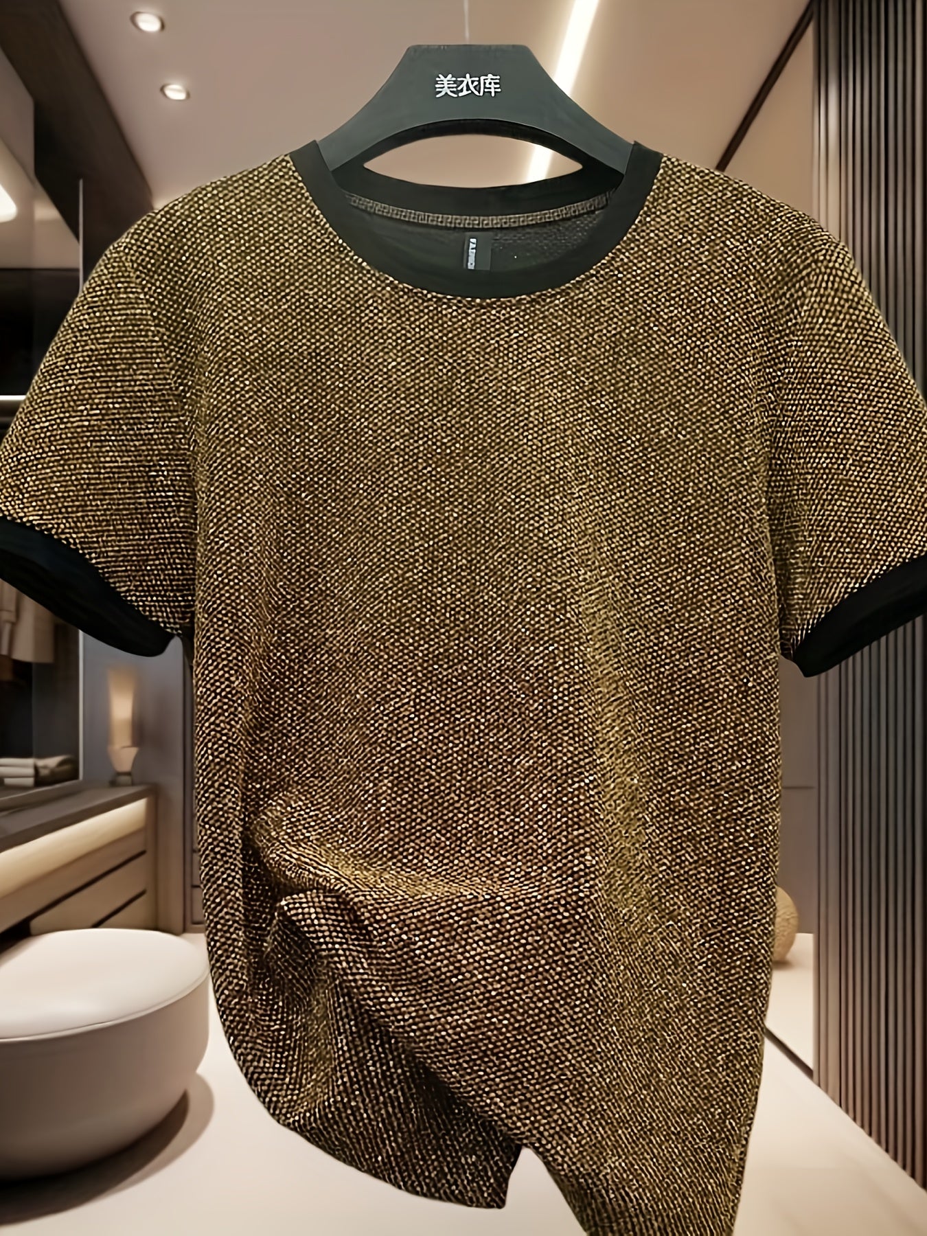 Men'S Stylish Black Short Sleeve T-Shirt with Golden Accents - Casual Round Neck Summer Top, Metallic Finish, Lightweight Fabric, Perfect for Casual Attire, Versatile Clothing | Round Neckline Shirt | Metallic Finish Shirt