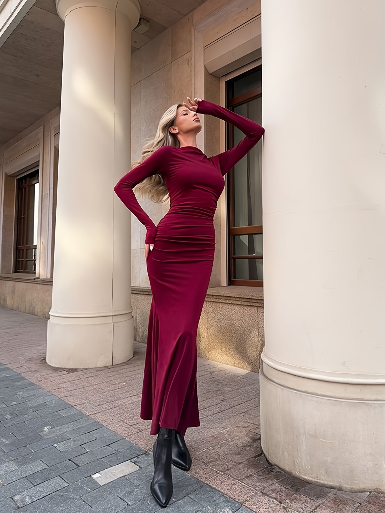 Robe Européenne et Américaine Slim-Fit — Col Rond, Manches Longues, Couleur Unie Sexy, Taille Cintrée, Effet Froncé sur les Hanches, Robe Sirène Longue, Idéale pour Streetwear et Look Tendance Femmes