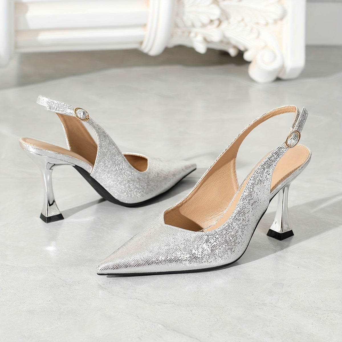 Sandales Élégantes et Glamour à Talons Aiguilles – Bout Pointu, Talon Stiletto Élancé, Tissu Métallique Brillant, Simple et Sophistiqué, Idéales pour Mariages et Événements