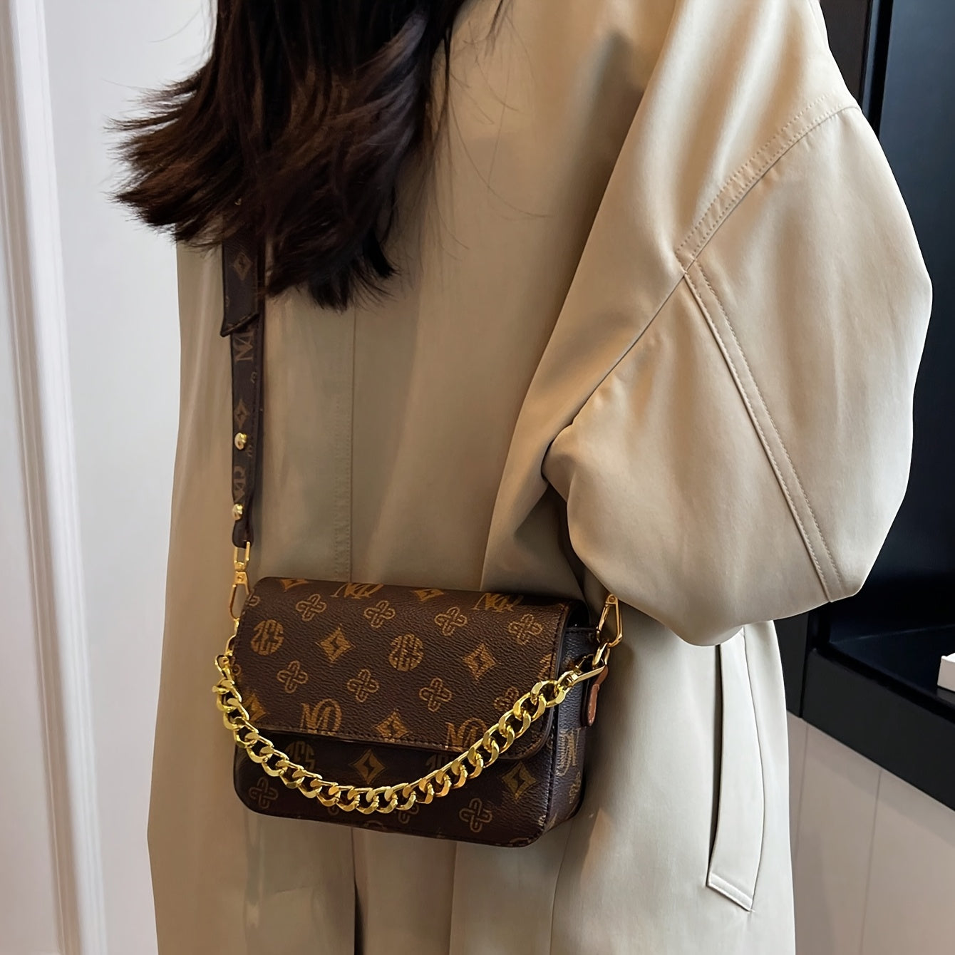 Sac convertible marron café pour femmes – Bandoulière chaîne dorée, fermeture magnétique