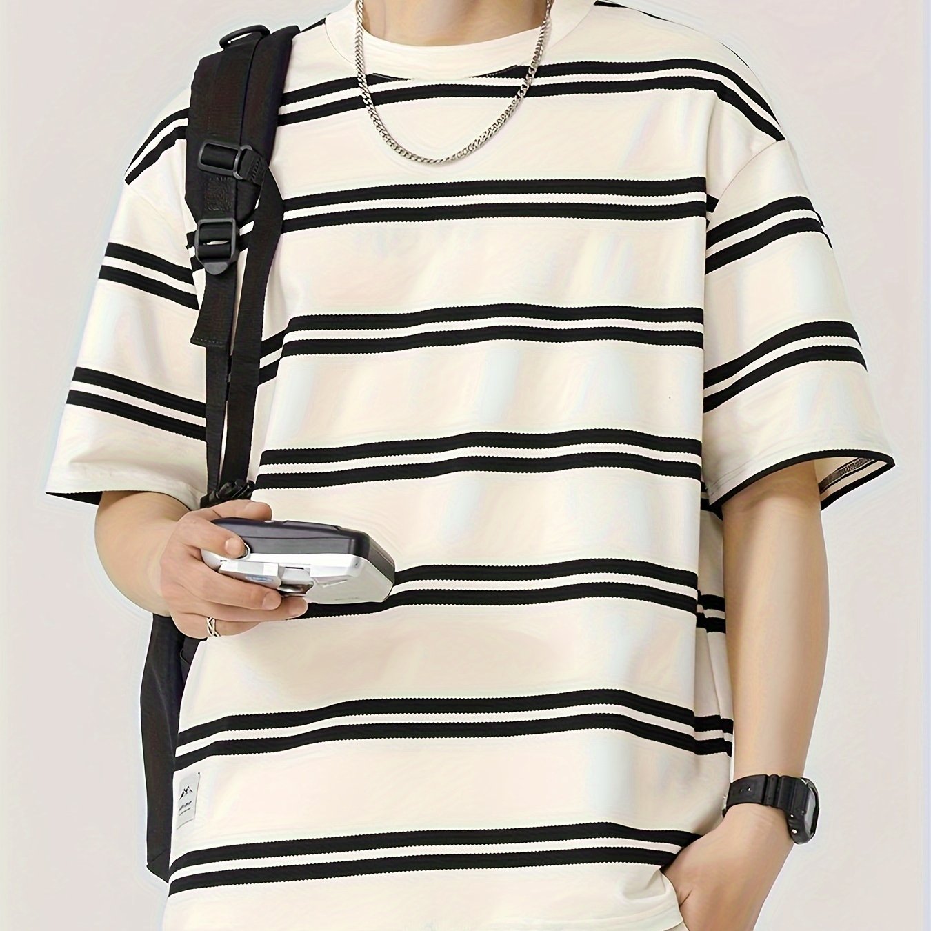 Men'S Summer Striped Short-Sleeve T-Shirt for Trendy Youth with Horizontal Stripes And a Round Neck.