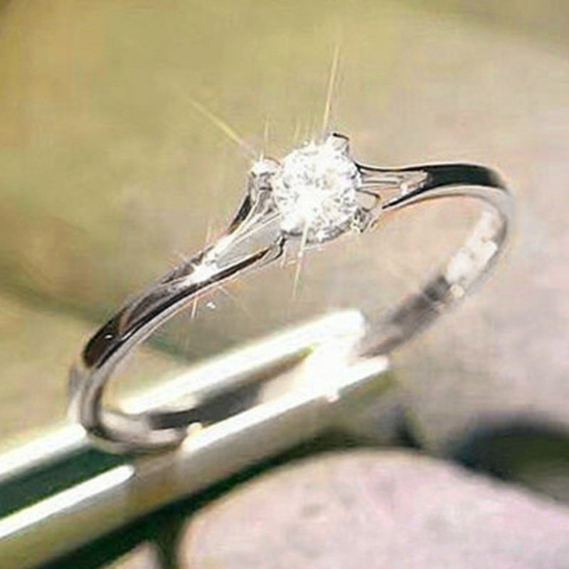 Elegant Golden Zirconia Solitaire Engagement Ring for Women - Perfect for Weddings, Prom, Valentine'S Day & Special Occasions, Classic Style with Sparkling Synthetic Stone, April Birthstone Jewelry Gift, Wedding Jewelry, Clas