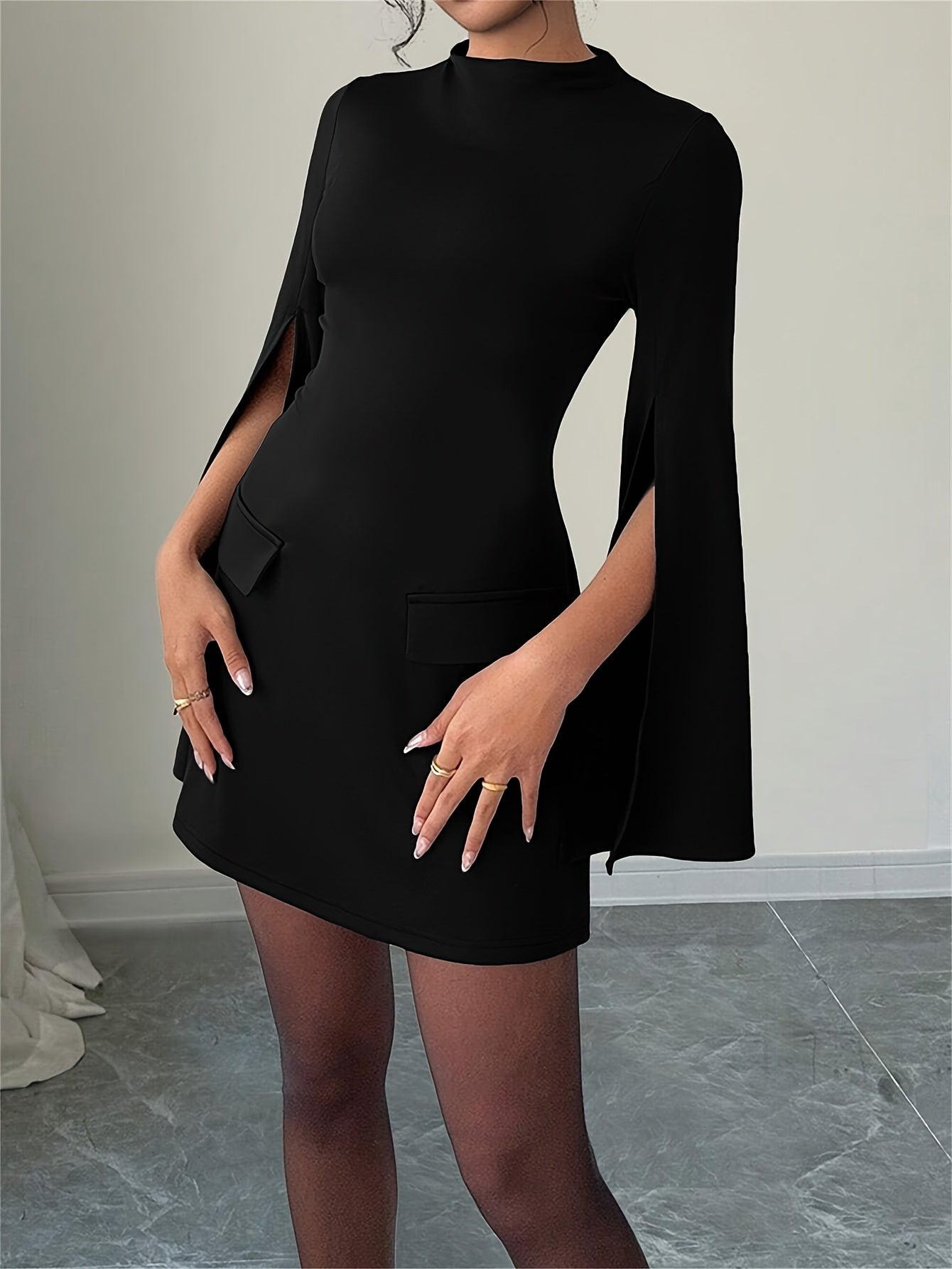 Robe ajustée élégante femme – Col rond, fausses poches, tissu légèrement extensible