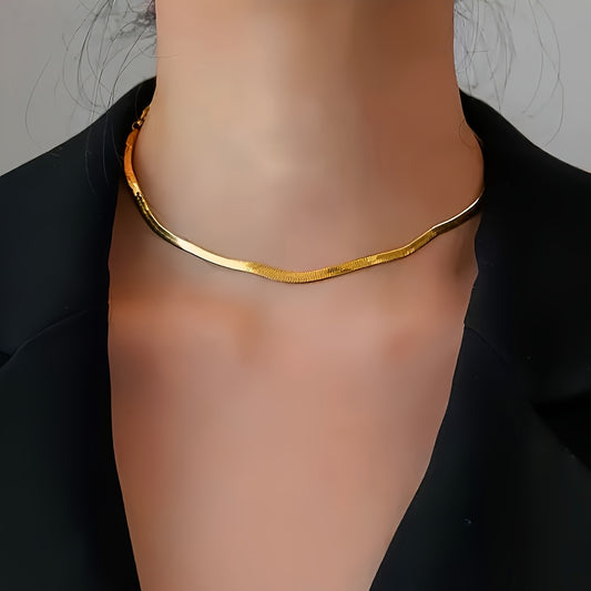Collier chaîne en acier inoxydable hypoallergénique plaqué or 18 K, style chevrons, collier doré pour clavicule, bijou de haute qualité pour femme, design minimaliste et sexy type lame, longueur réglable