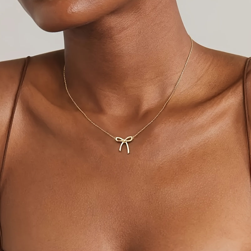 Collier Femme Minimaliste – Pendentif Nœud, Plaqué Or KC, Élégant pour Quotidien et Fêtes, Cadeau Intemporel, Bijou Polyvalent, Chaîne Délicate, Style Sophistiqué et Artisanat de Qualité