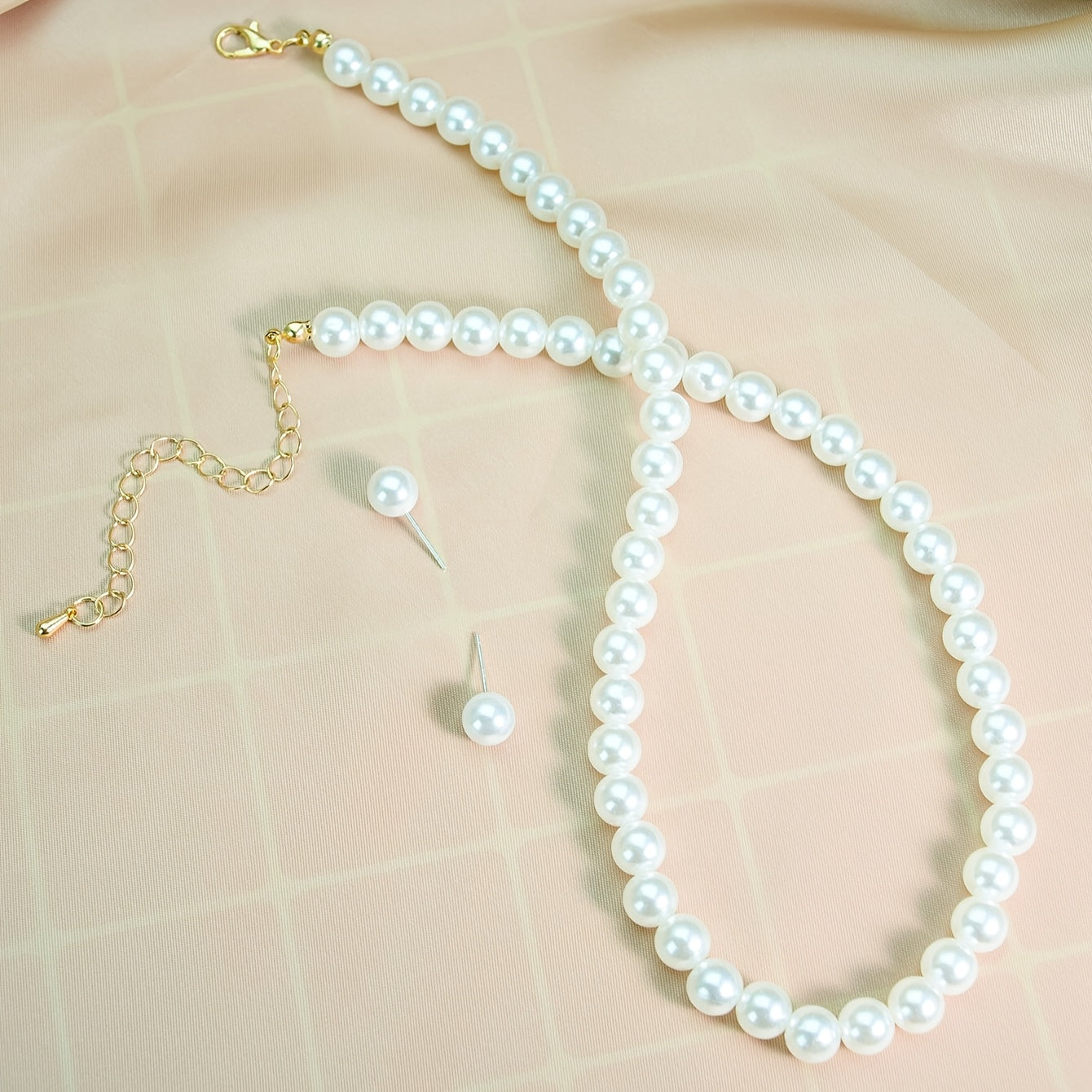 Lot de 3 Bijoux Femme Élégants – Collier et Boucles d’Oreilles Perles Imitation, Collier Multi-Rangs Ajustable, Perles Blanches, Style Minimaliste, Idéal Mariage, Soirée ou Quotidien, Cadeau Parfait pour Femme ou Petite Amie